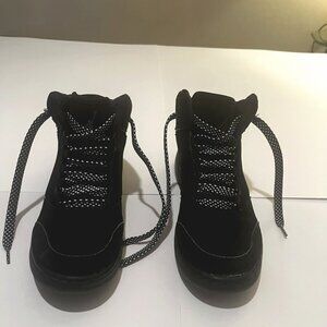 Used Black Jordan 1 Flight Black Basketball Trainer Kids